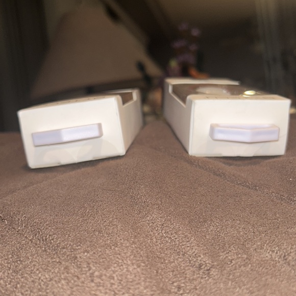 NEW IN BOX - 2.4 AMP DUAL USB CAR CHARGER (TWO!!) PINK AND RED - BYTECH - Picture 5 of 6